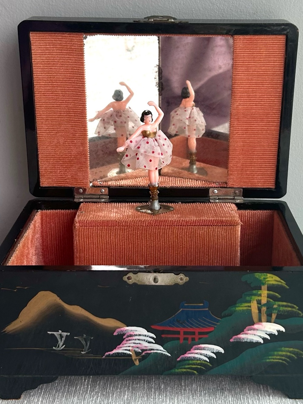 VINTAGE japan black lacquer handpainted jewelry box w/ mirror, music, ballerina